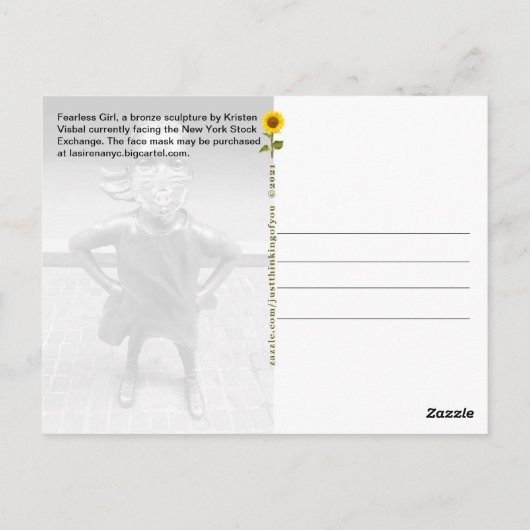 Furchtloses Mädchen mit bestickter Maske, NYC - H Postkarte (Rückseite)