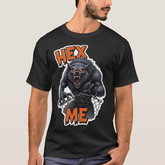 Furious werewolf with glowing eyes and sharp fangs T-Shirt (Vorderseite)