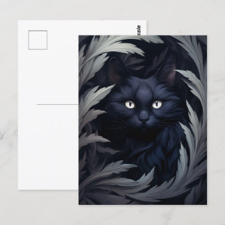 Furry Black Cat unter den Blätter Postkarte