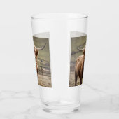 **"Furry Majestät: The Wooly Brown Highland Cow"** Glas (Rechts)