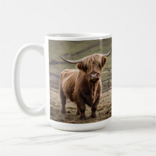 **"Furry Majestät: The Wooly Brown Highland Cow"** Kaffeetasse