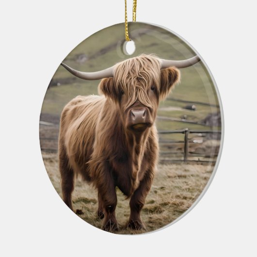 **"Furry Majestät: The Wooly Brown Highland Cow"** Keramik Ornament (Links)