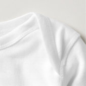 Fuschia Herz Baby T-shirt (Detail - Hals/Nacken (in Weiß))