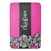 Fuschia rosa Schwarz-weißer Zebrammenname Badematte (Vorderseite Vertikal)