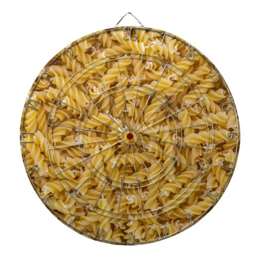 Fusilli pasta macro as background struktur dartscheibe (vorne)