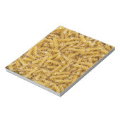 Fusilli pasta macro as background struktur notizblock (Rotiert)