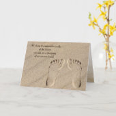 Fußabdruck beim Sand-Denken Ihrer Karte (Gelbe Blume)