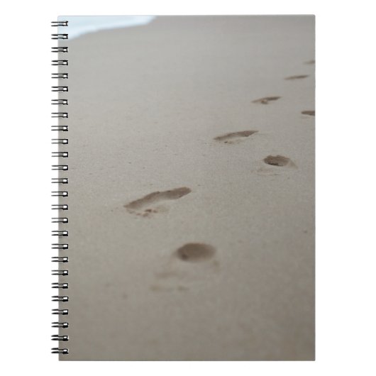 Fußabdrücke an einem weißen Strand in Mosambik Notizblock (Vorderseite)