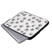 Fußabdrücke einfügen: Hund Monochrom Nahtlos. Laptopschutzhülle (Vorne Knopf)