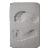 Fußabdrücke im Sand Badematte (Vorderseite Vertikal)