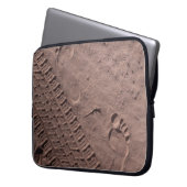 Fußabdrücke im Sand Laptopschutzhülle (Vorderseite Links)