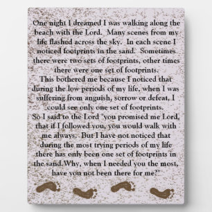 Fußabdrücke im Sand mit Jesus Plaque Fotoplatte