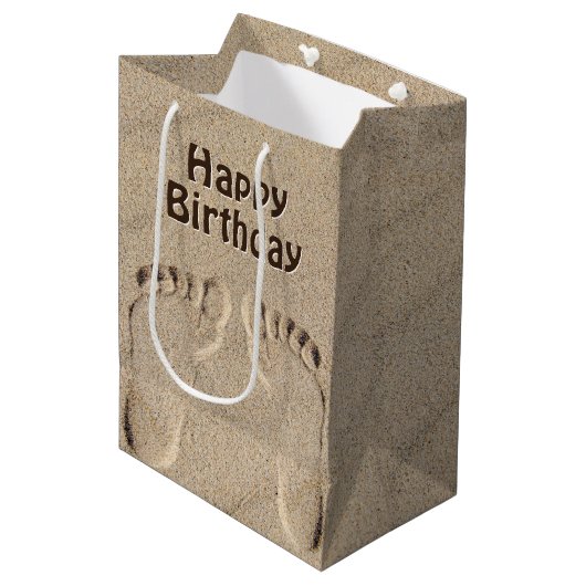 Fußabdrücke von Sand Birthday Mittlere Geschenktüte (Vorderseite Schrägansicht)