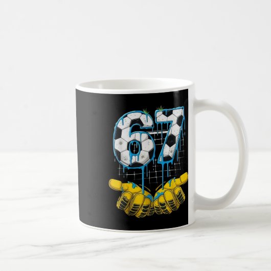 Fußball 67 Six Seven Lustiges Gen-Alpha-Meme-Drip- Kaffeetasse (Rechts)