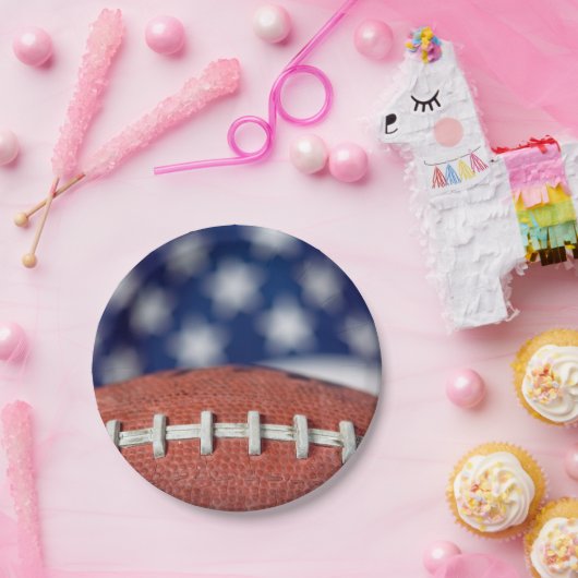 Fußball auf Fahne Pappteller (Party)
