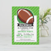 Fußball auf grünen Streifen Einladung (Stehend Vorderseite)