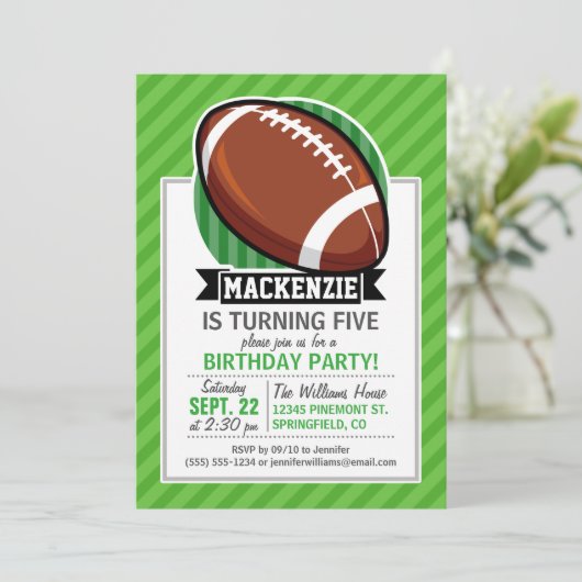 Fußball auf grünen Streifen Einladung (Stehend Vorderseite)