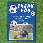 Fußball Ball Blue Sports Coach Dankeskarte<br><div class="desc">Fußball Ball Blue Sports Danke Coach Card. Fußball danke Ihnen Coach-Karte mit Foto,  danke Text,  Coach-Name,  Mannschaftsname,  Jahr,  Ihr Name und Fußball-Bälle. Foto Dankeschön Karte - fügen Sie Ihr Foto zur Vorlage. Personalisieren Sie die Karte mit Namen und Text. Vielen Dank für die Karte für die Fußballmannschaft Coach!</div>