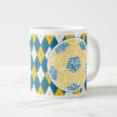 Fußball-Ball-Typografie Jumbo-Tasse (Vorderseite Rechts)
