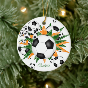 Fußball-Bälle Grüne orangefarbene Sterne Mädchen S Keramik Ornament