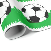 Fußball-Bälle in Gras-Muster-Umhüllungspapier Geschenkpapier (Rolleneckpunkt)