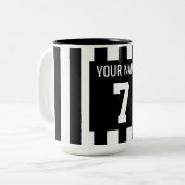 Fußball Black & White Jersey Zweifarbige Tasse (Vorderseite Links)