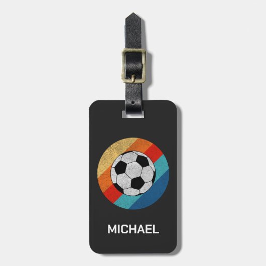 Fußball-Design auf farbenfrohen Retro-Hintergrund Gepäckanhänger (Vorderseite vertikal)