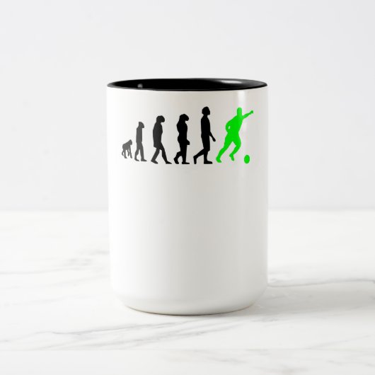 Fußball-Evolution (Grün) Zweifarbige Tasse (Mittel)
