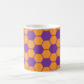 Fußball / Fußball-Ball Textur - Lila & orange Kaffeetasse (Mittel)