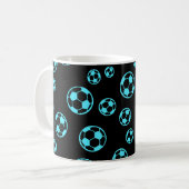 Fußball-/Fußball-Farbbälle in blauem Muster Kaffeetasse (Vorderseite Links)