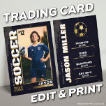 Fußball-Handelskarte, Fußballspielerkarte Schwarze Telefonnummerkarte<br><div class="desc">Custom Soccer Card oder European Football Trading Card<<>> Dies ist das ideale Geschenk, um die Errungenschaften eines Fußballspielers zu feiern, eine personalisierte Sammelkarte für einen leidenschaftlichen Fußballfan, oder Geschenk diese Karten an jeden Mannschaftsspieler und Coach, um für immer als Erinnerung geschätzt werden. Dieses einzigartige Sport Trading Card Design wird von...</div>