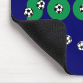Fußball im Grün Mousepad (Ecke)