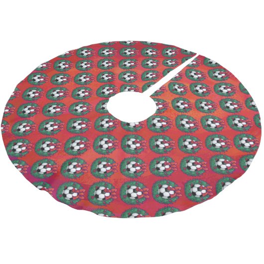 Fußball im Wreath-Muster auf Rot Polyester Weihnachtsbaumdecke (Schrägansicht)