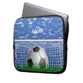 Fußball in der Netzvorlage Laptopschutzhülle (Vorderseite Links)