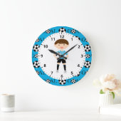 Fußball-Junge 1 Ziel: hellblau und weiß Streifen Große Wanduhr (Zuhause)