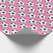 Fußball-Kugelmuster rosa Geschenkpapier (Ecke)