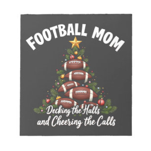 Fußball-Mama, die die Hallen zum Weihnachtsfußball Notizblock