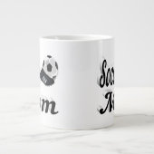 Fußball-Mama Halbtext Riesenkaffee Tasse (Vorderseite)