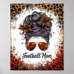 Fußball-Mama Leopard Unordentlicher Dutt Lila Blum Poster