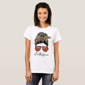 Fußball-Mama mit Leopard und Messy Bun T-Shirt (Vorne ganz)