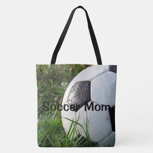 Fußball-Mama trägt EinkaufsTaschen-Tasche zur Tasche (Vorderseite)