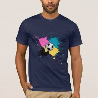 Fußball mit Farbfleck. T-Shirt