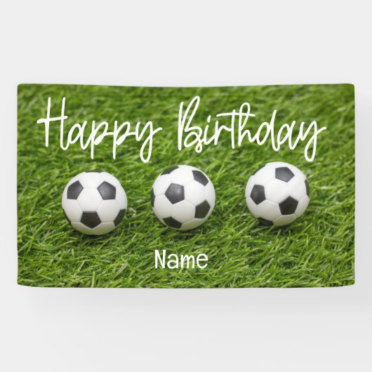 Fußball mit Happy Birthday Schild auf grün (Horizontal)