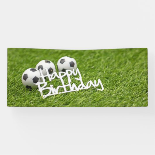 Fußball mit Happy Birthday Wort auf Grün  Banner (Horizontal)