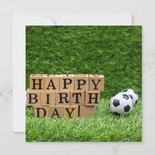 Fußball mit Happy Birthday Wort auf grünem Auto Karte (Vorderseite)