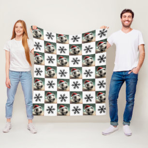 Fußball mit roter Weihnachtsmannmütze Snowflake Na Fleecedecke