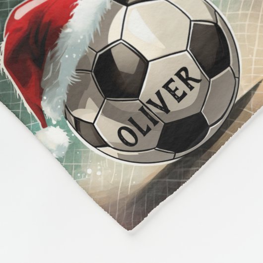 Fußball mit roter Weihnachtsmannmütze Snowflake Na Fleecedecke (Ecke)