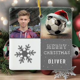 Fußball mit Weihnachtsmannmütze Snowflake Foto Keramikornament