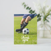 Fußball mit Wort Danke, auf grünem Gras Postkarte (Stehend Vorderseite)