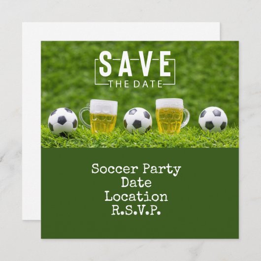 Fußball-Party mit Ball und Bier auf Grün Einladung (Vorne/Hinten)